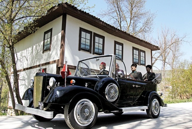 100 yıl önce yakılan istiklal meşalesi