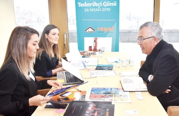 Yan sanayiciler ev aletleri için tedarikçi günlerinde