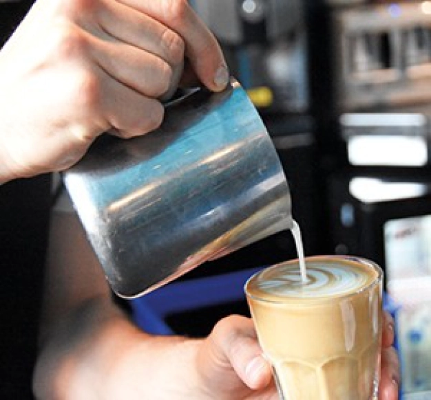 Bayram tatlılarının dengeleyicisi kahve