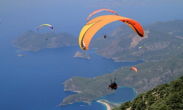 Yamaç paraşütüyle Silikon Vadisi’ne inecek
