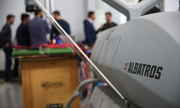 Yabancılar yer için sırada bekliyor