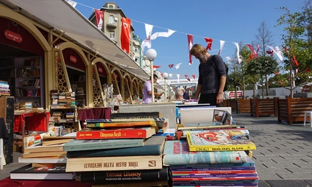 Kitap doktorluğu yeniden aramızda