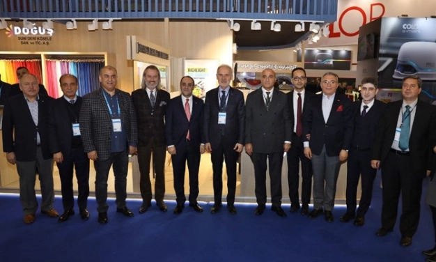 Kağıdın renkli dünyasında 54 Türk firması stant açtı