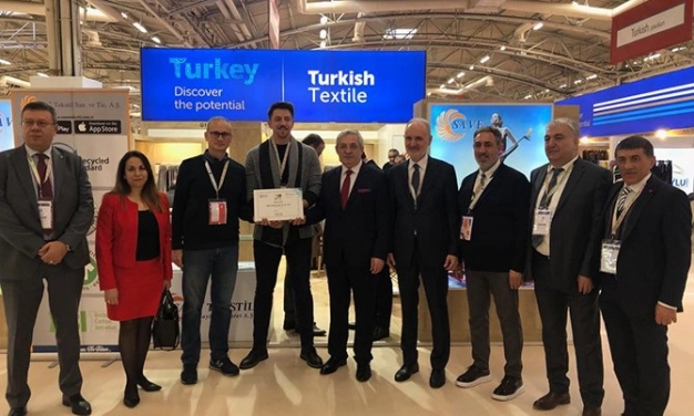 Türk kumaşçıları Paris’te dünyanın odağı oldu