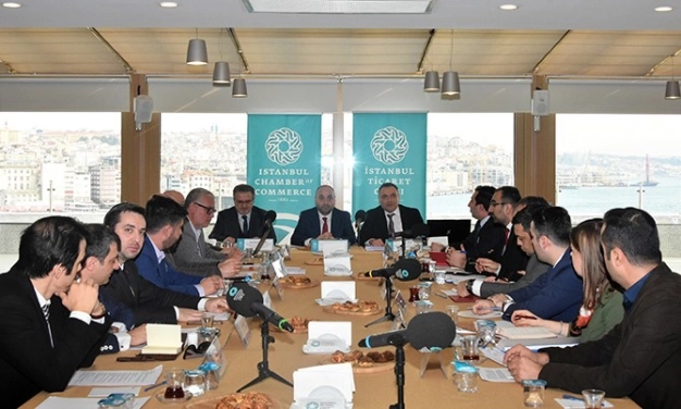 İmplantta kayıt dışı çürükler ayıklanmalı