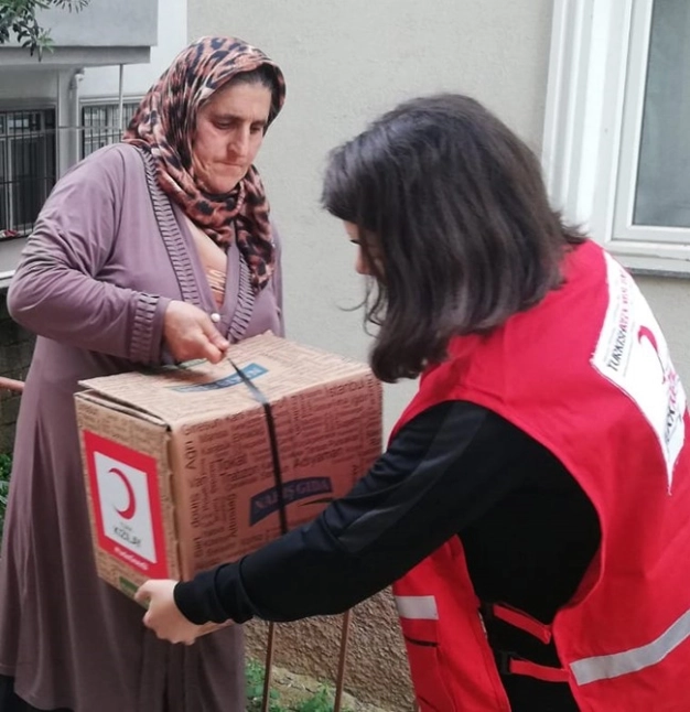 Dayanışma ruhu çek ve koliyle yaşayacak