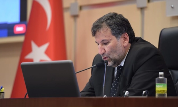 Türkiye pandemide hiç kontak kapamadı