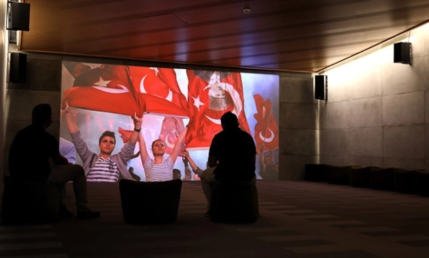 15 Temmuz 5 dilde anlatılacak