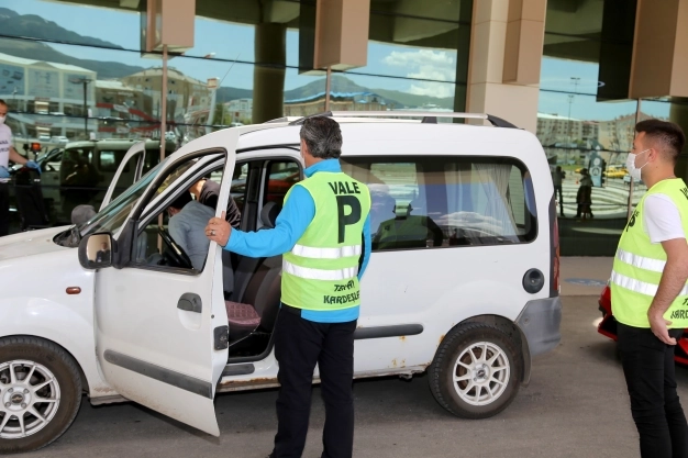 Vale ve değnekçilere çekidüzen