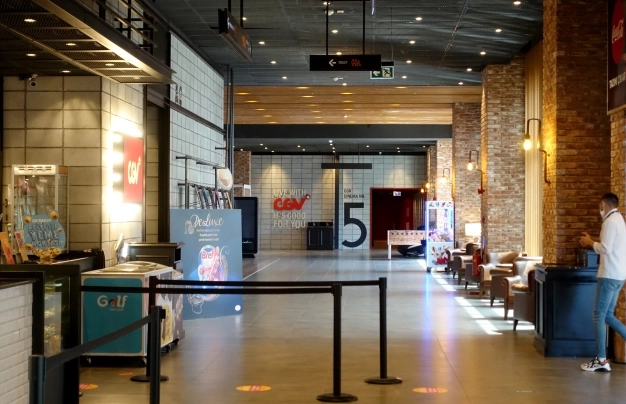 Sosyal mesafeli sinema keyfi