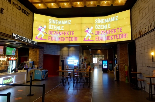 Sosyal mesafeli sinema keyfi