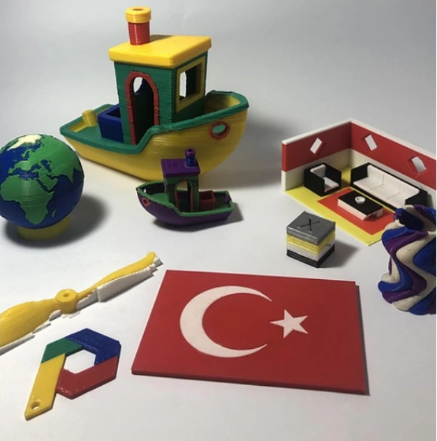 Tek baskıda çok renkli ve malzemeli 3D ürettiler