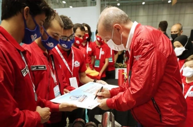 400 bin tüccarın desteğiyle kariyer yolculuğu başlıyor