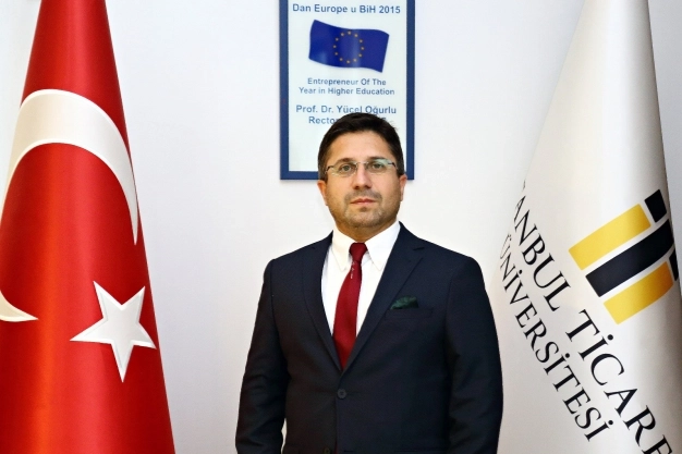 İstanbul Ticaret Üniversitesi kütüphanesi online hizmet veren yedi kütüphaneden biri