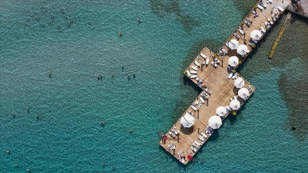 Kamu arazileri üzerindeki turistik tesisler ile deniz turizmi tesislerinin borçları 1 yıl ertelendi