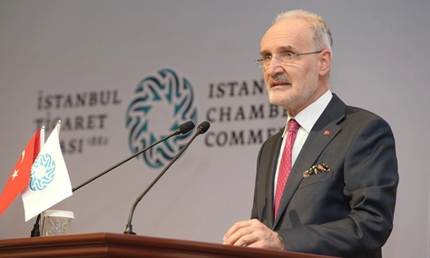 Makinalar durmayınca büyümede örnek olduk