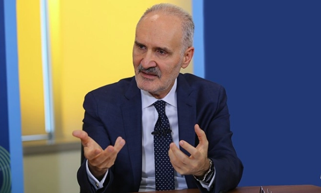 İstanbul'da mağaza ve dükkanların kapanma saati 17.30 olacaktır