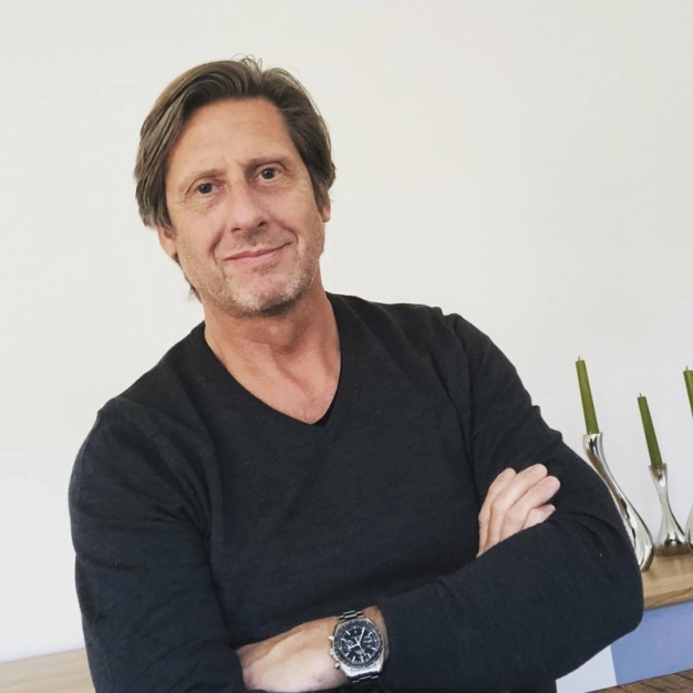 Kitaba ses verdi, 2 milyar doları yakaladı