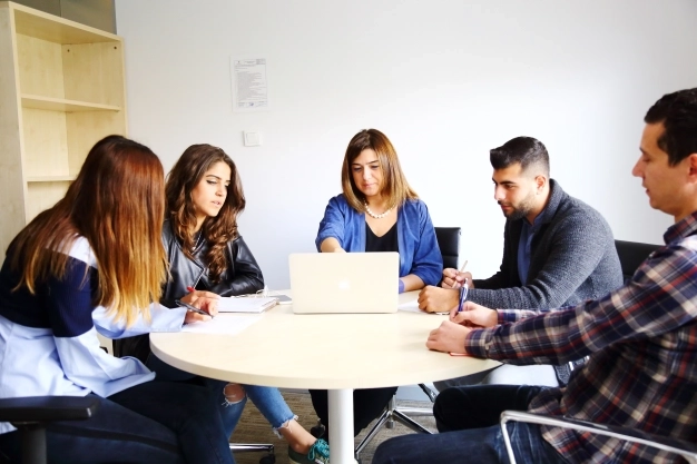 Yüksek lisans ve doktoralı 2 bin 500 mezunu iş sahibi oldu