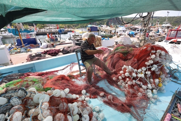 İstanbullu balıkçılar 'vira bismillah' demek için gün sayıyor