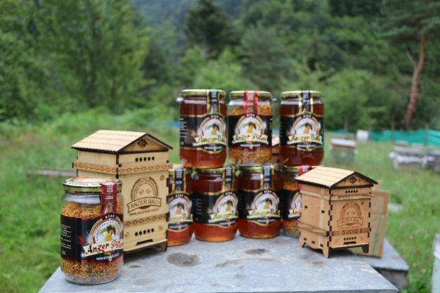 Anzer balının kilogramı 1200 lira oldu