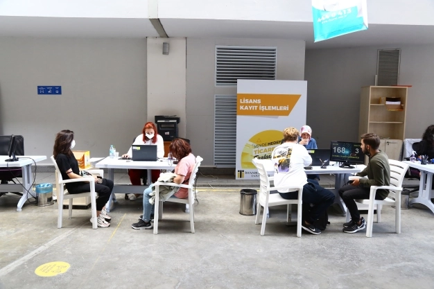 TİCARET, yeni dönem öğrencilerini karşılıyor