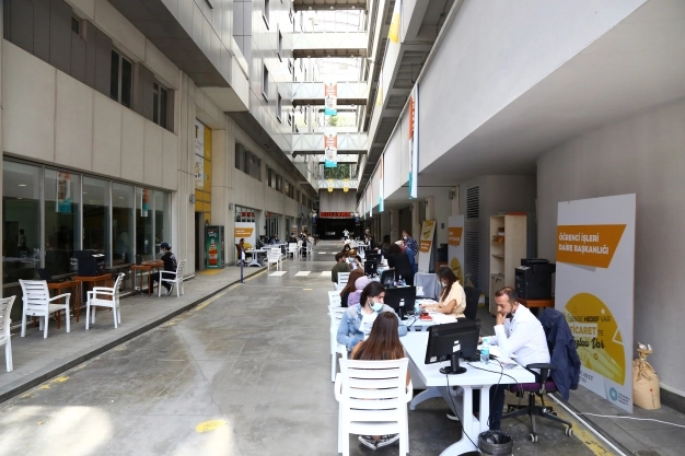TİCARET, yeni dönem öğrencilerini karşılıyor