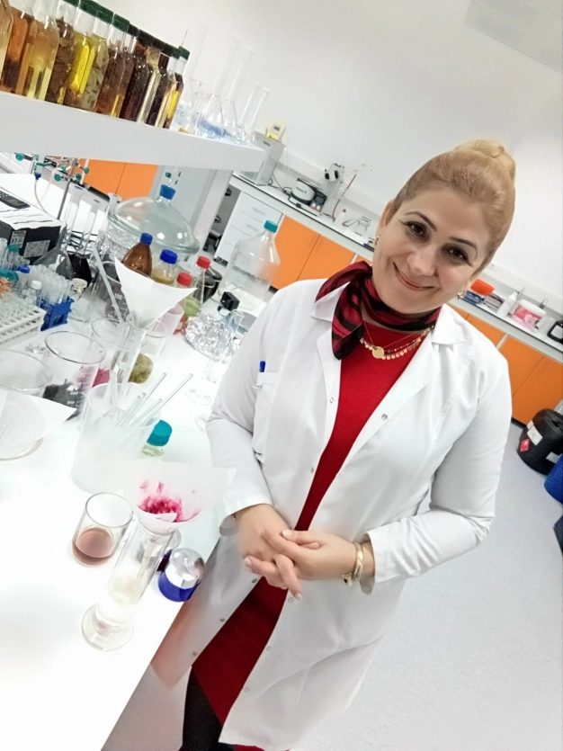 Parfüm profesöründen nano altınlı saç boyası