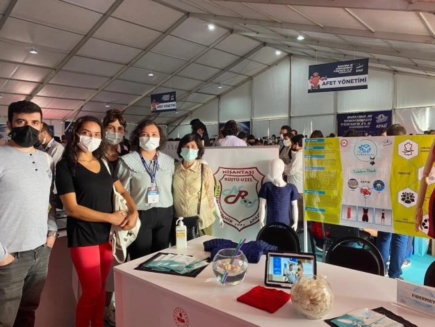 Liseliler TEKNOFEST başarı kürsüsünde