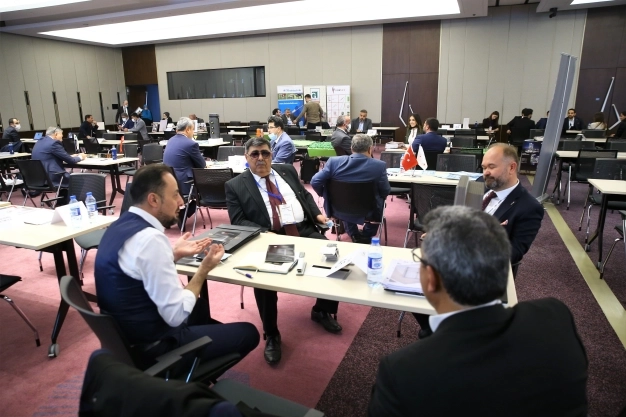 Karabağ’ın imarı için 30 ülkeden bin iş insanı buluştu