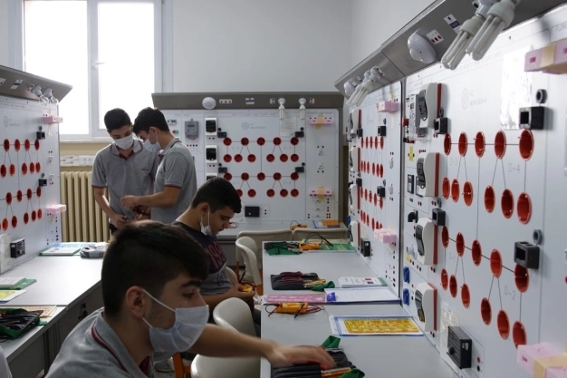 AB destekli projeyle önce mesleki eğitim sonra da iş verilecek