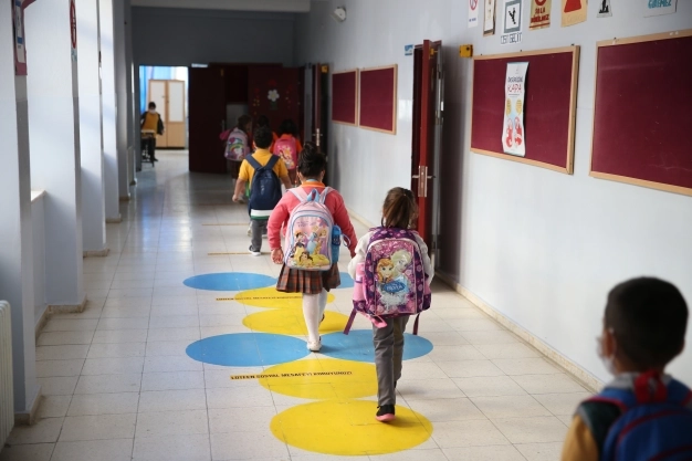 Yatırımda kamunun önceliği ulaştırma, haberleşme ve eğitim