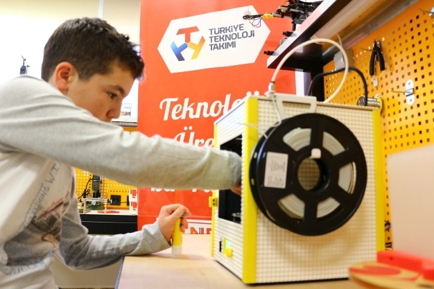 Gençler Deneyap’a akın etti