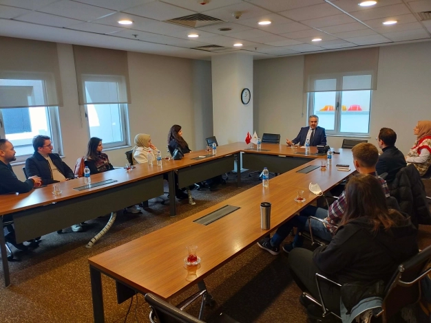 Öğrenciler iş dünyasına ‘hamilik’le hazırlanıyor