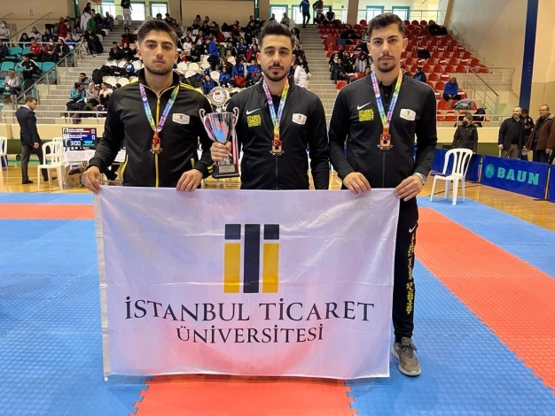 Karate şampiyonasında büyük başarı