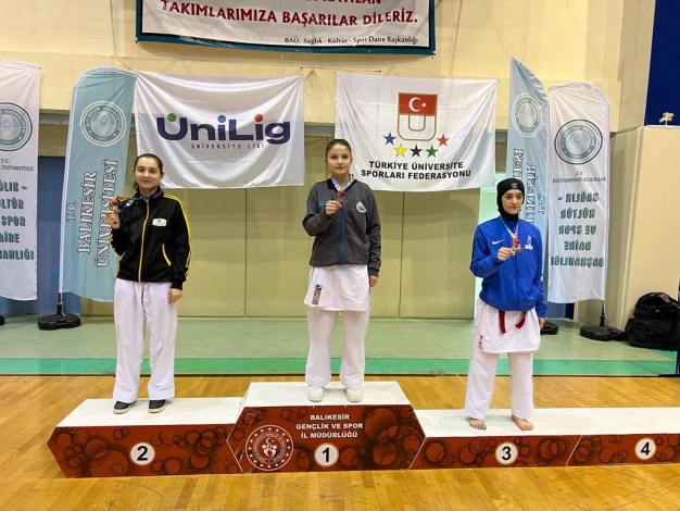 Karate şampiyonasında büyük başarı