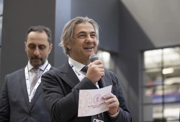 Londra Kitap Fuarı'nda Türkiye standı büyük ilgi görüyor