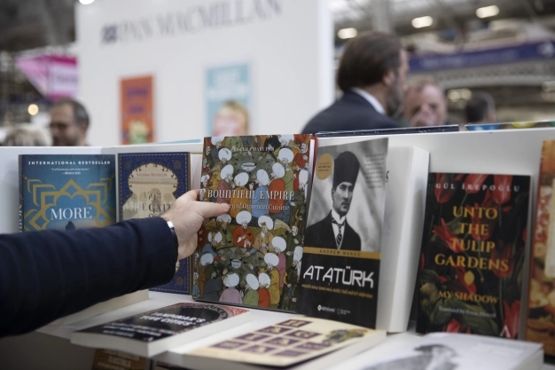 Londra Kitap Fuarı'nda Türkiye standı büyük ilgi görüyor