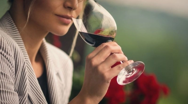 Bazı cep telefonları, sarmalık tütün ve fermente şarapların ÖTV'leri yeniden düzenlendi