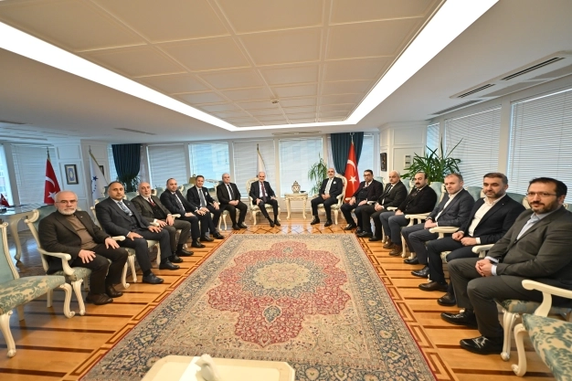 İş dünyasıyla gündem istişarelerine devam