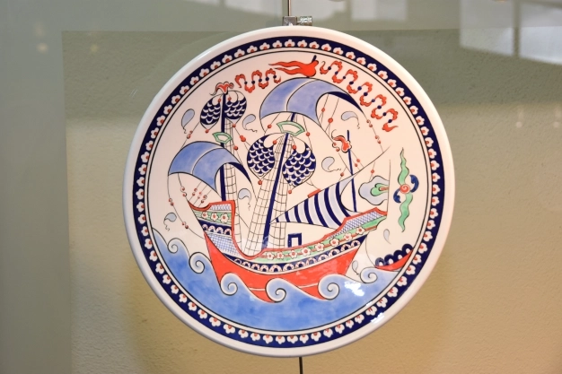 Zamanın eskitemediği çiniler Hünkar Kasrı’nda