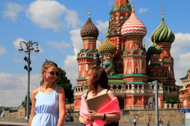 AB ambargosu petrol fiyatlarını ateşlerken Rusya'nın gelirini artırıyor