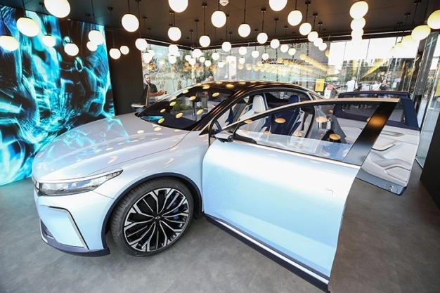 Togg, 'Konsept Akıllı Cihazını' Zorlu Center'da vitrine çıkardı