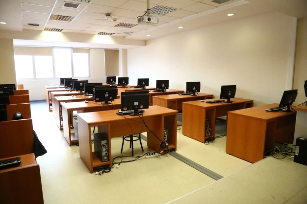 Yeniden eğitime başladı: Siber güvenlik ve bilgisayar programcılığı