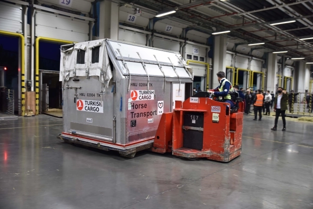 Ticarette yeni rotalar hava kargoyla belirlenecek