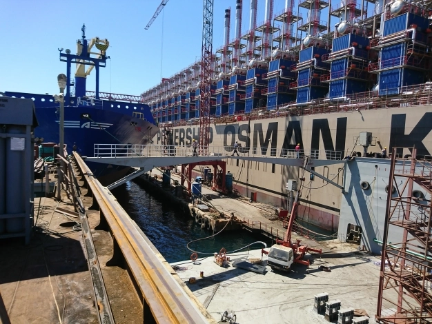 Gemilerin batma tehlikesine karşı yerli su geçmez kapı