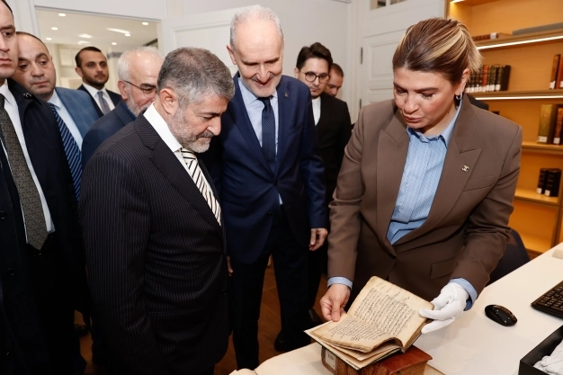 Hazine ve Maliye Bakanı Nebati, İstanbul Ticaret Odası’nı ziyaret etti