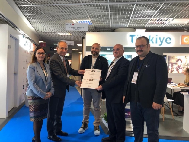 Türk dizileri MIPCOM’da sahneye çıktı