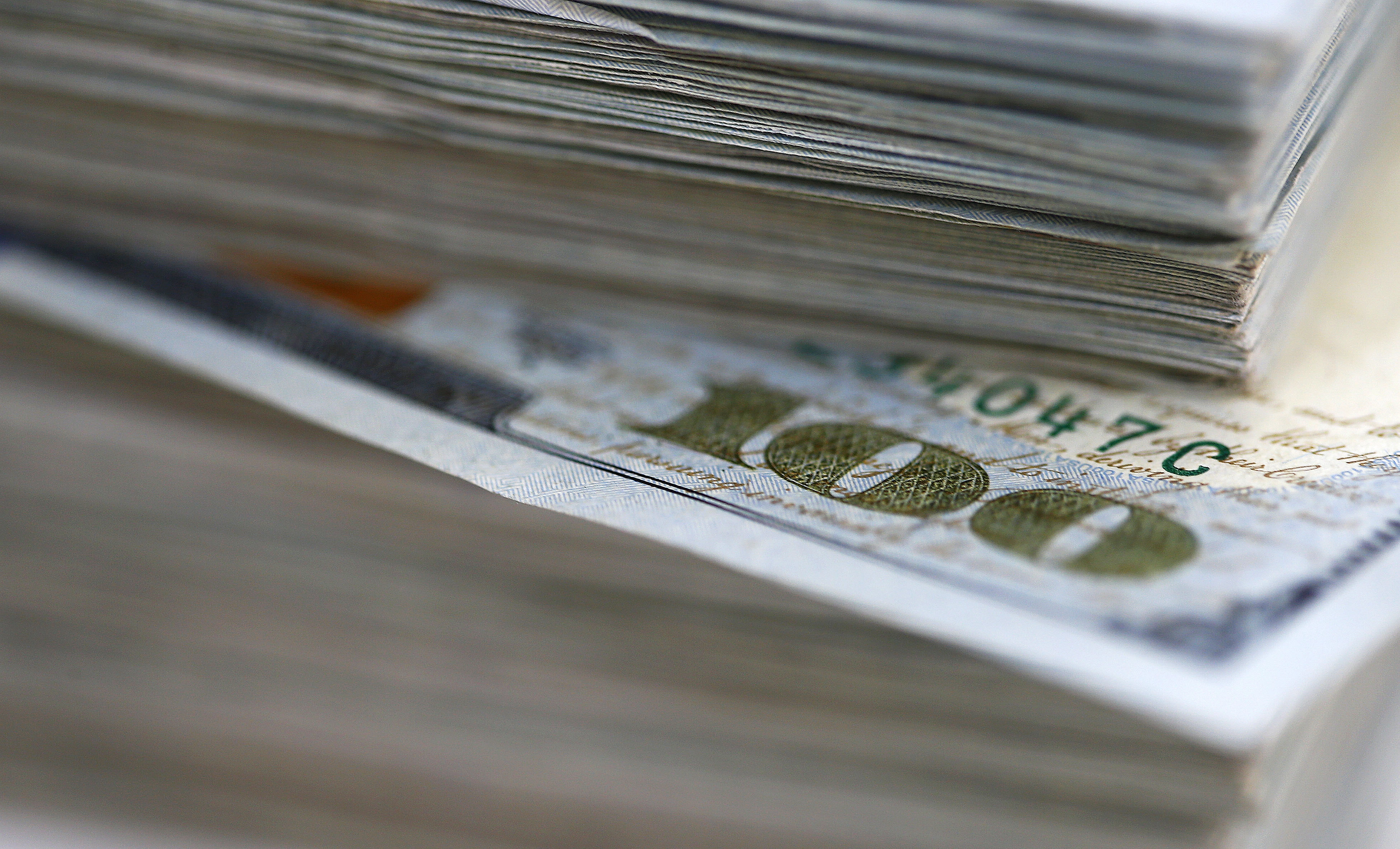 Özel sektörün yurt dışı kredi borcu ekimde azaldı