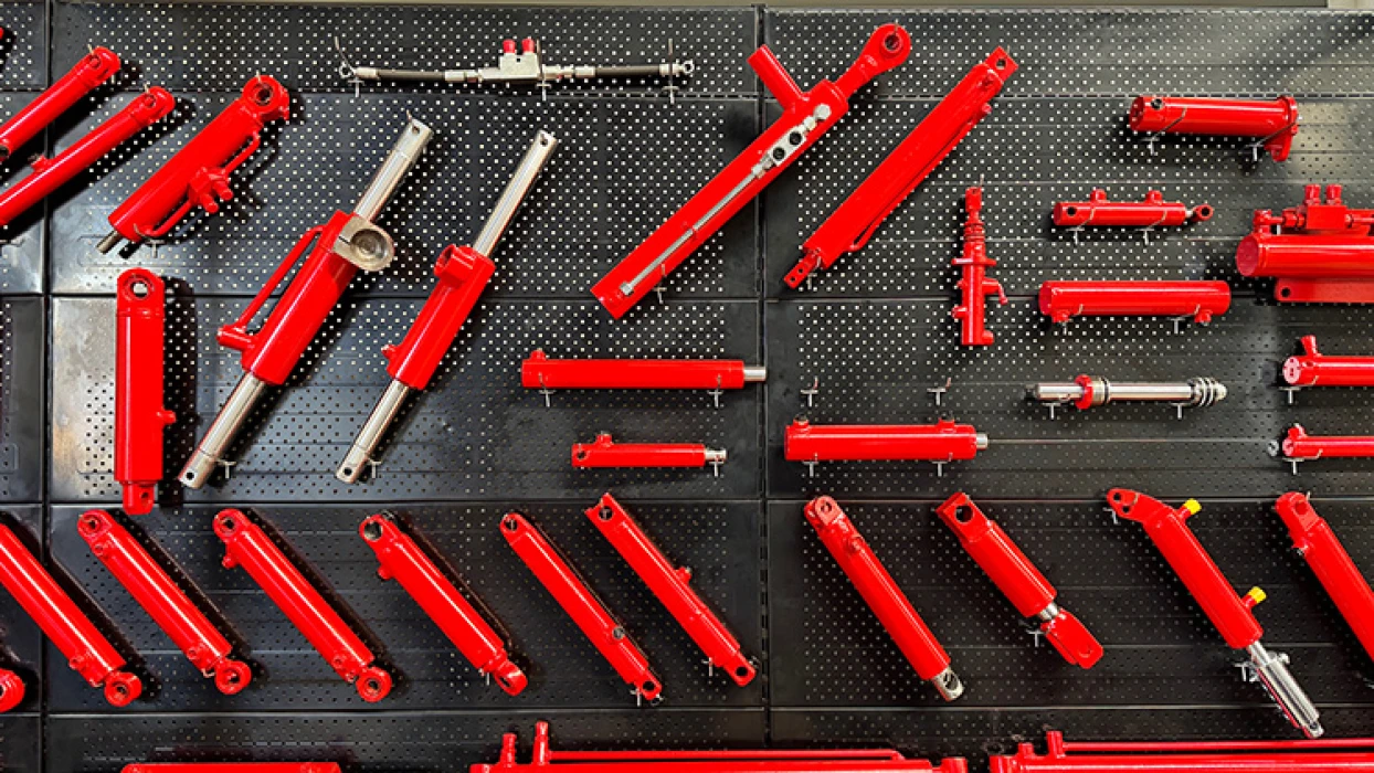 Babasından öğrendiği meslekle kendi fabrikasını açtı